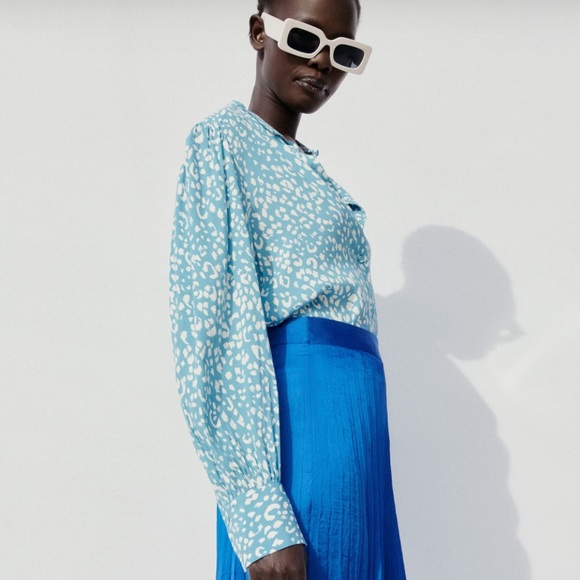 Zara leopard print pleated long sleeve blouse - Picture 3 of 6